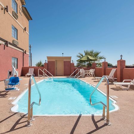 Super 8 By Wyndham Abilene South Hotel Екстериор снимка